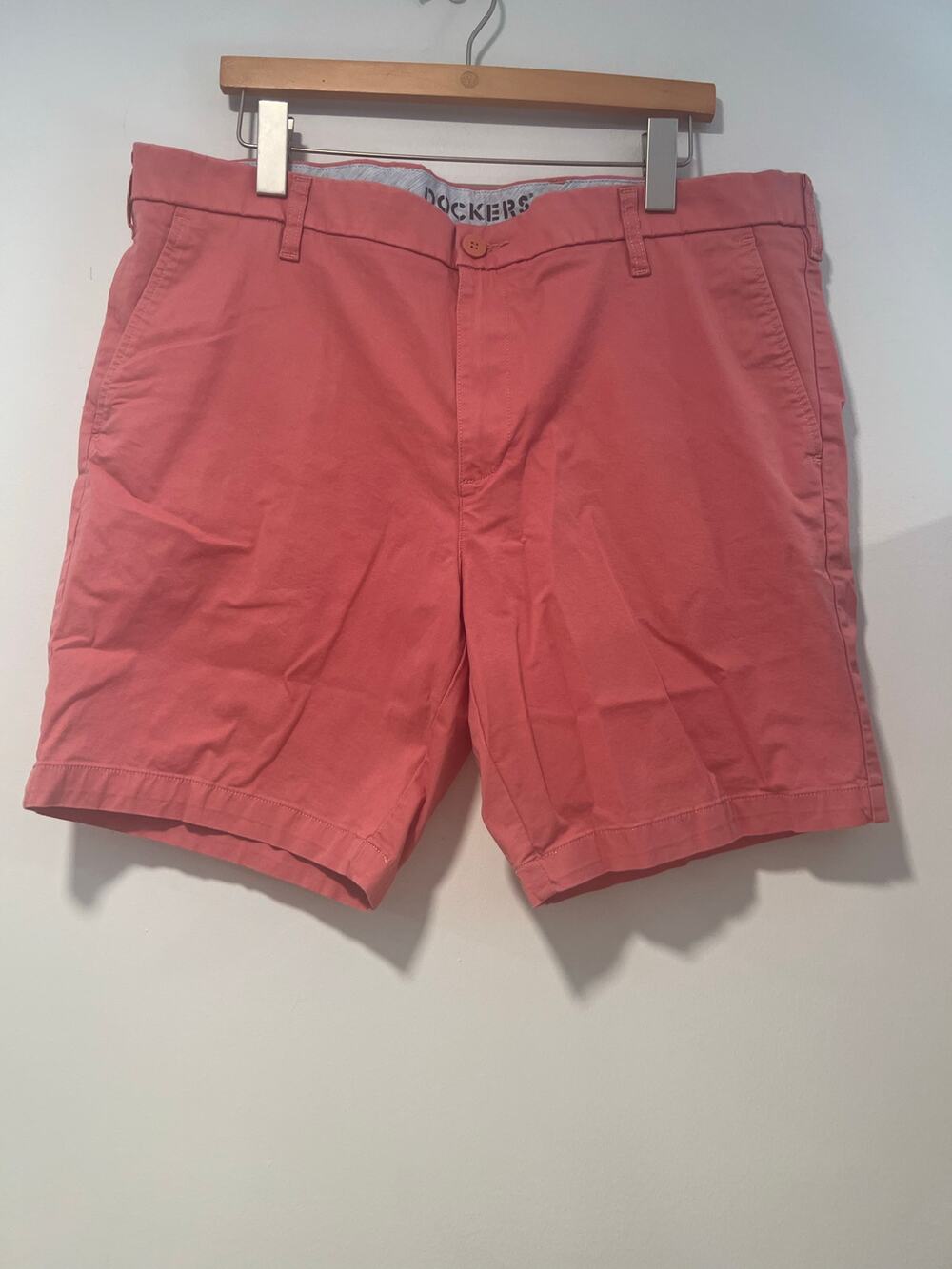 Dockers Straight Flat Front Salmon Khaki Chinos Ultimate Shorts Size 40 JL
